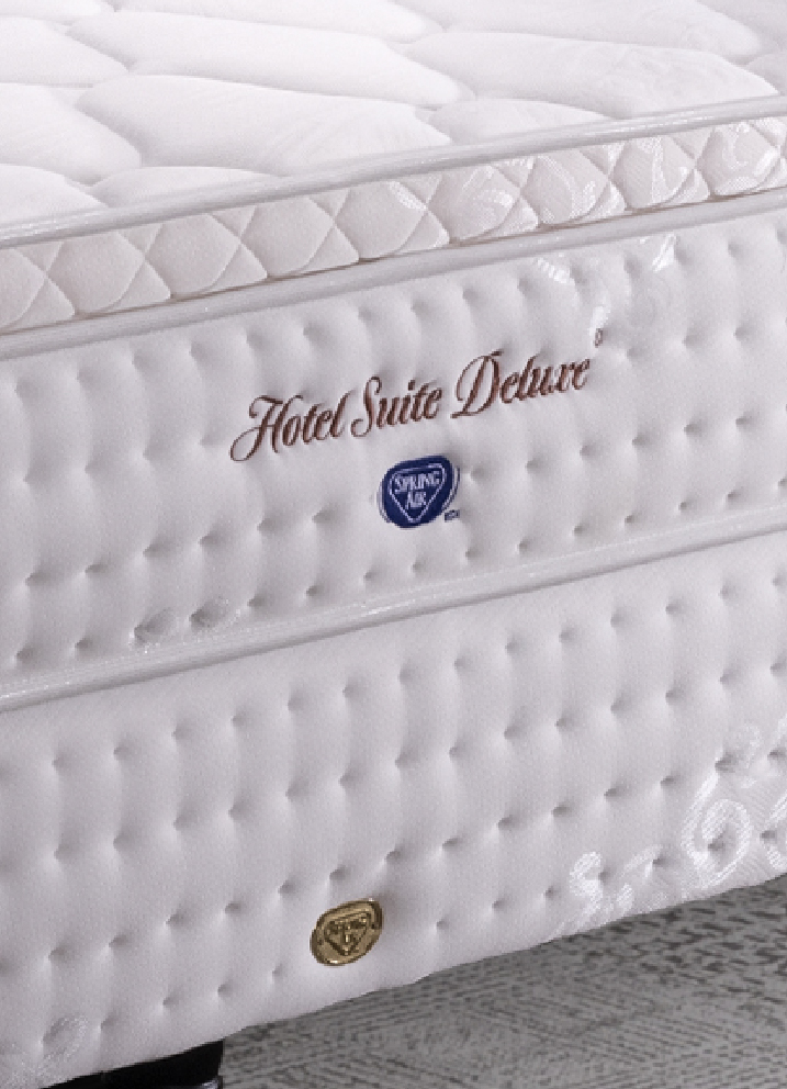 right-poster-hotel-suite-deluxe